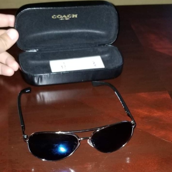 Coach sunglasses - Picture 1 of 3